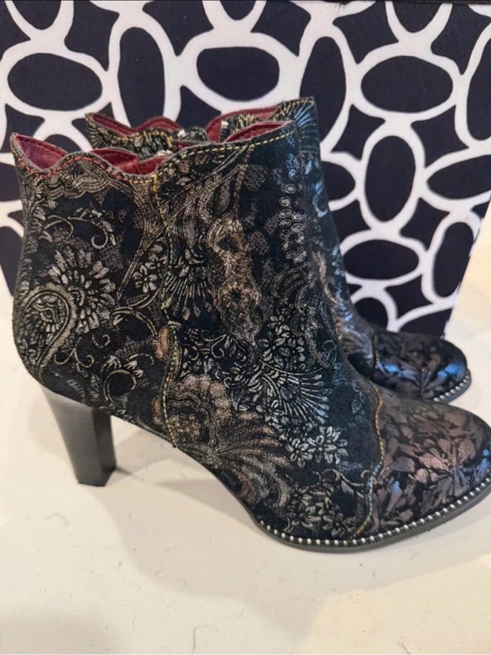 NEW without tags L'ATISTE Black Brocade Floral Ankle Boots- never been worn!